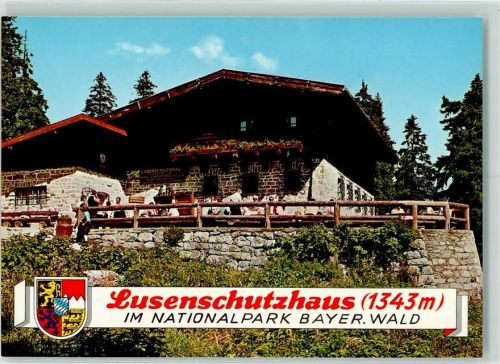 Waldhäuser Lusenschutzhaus Rückseite mit Abschürfungen bzw Kleberesten