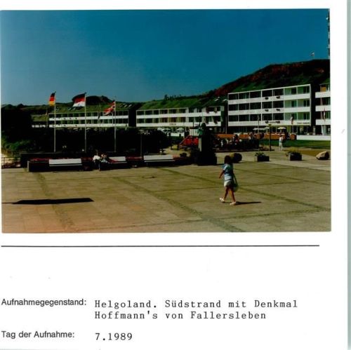 Helgoland Südstrand mit Denkmal Hoffmann's von Fallersleben Foto montiert auf Karton