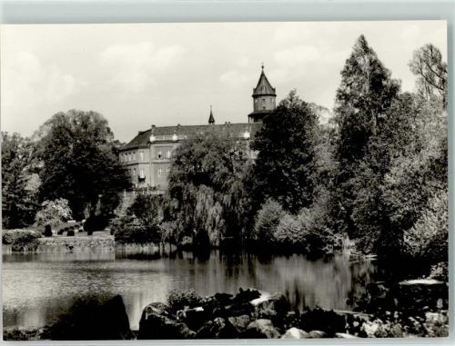 Wiesenburg Rückseite mit Abschürfungen bzw Kleberesten Erich Weinert Oberschule