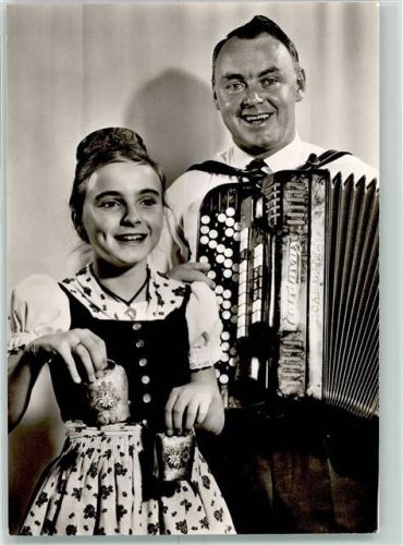 Volksmusik Alleinunterhalter Akkordeon Lois Doff AK Musikgruppe