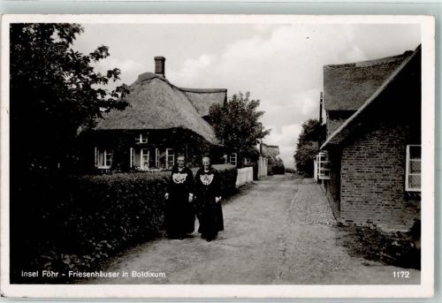 Boldixum Friesenhäuser Frauen in Tracht