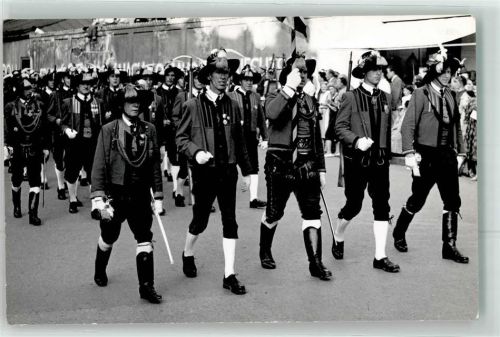 6020 Innsbruck - Festzug Tracht Ort lt. Fotograf