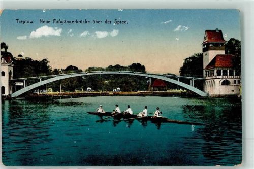 Treptow 1917 Neue Fußgängerbrücke über die Spree Rennruderboot