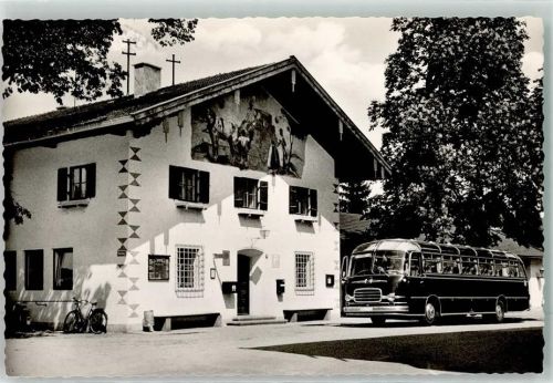 Unterwössen Gemeindehaus mit Omnibus Fahrrad