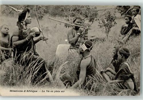 Mission d`Afrika La vie en plein air - Frauen auf der Jagd