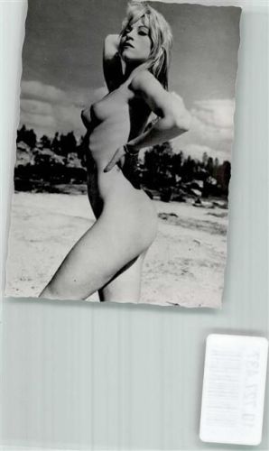 Blondine in Pose FKK Privatfoto KEINE AK