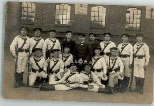 1910 Marine Soldaten Gruppenbild Patronengürtel Gewehre