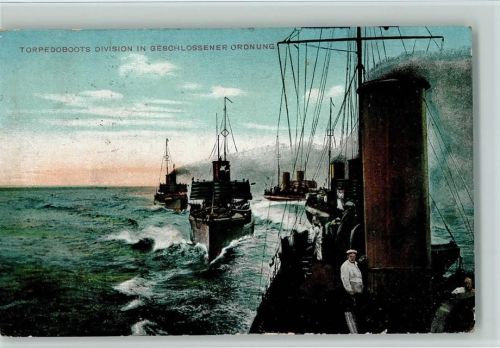 1914 Torpedoboots Division in geschlossener Ordnung