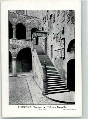 Firenze Treppe im Hof des Bargello