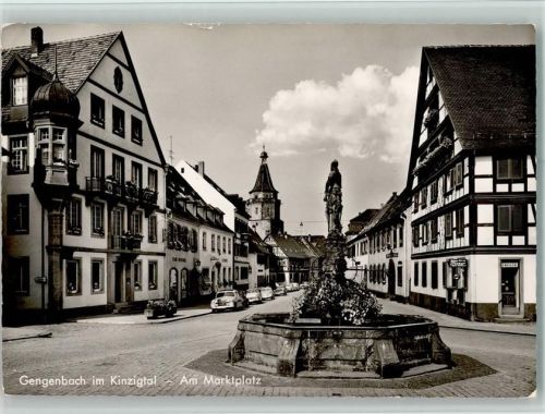Gengenbach Am Marktplatz Brunnen Fachwerkhaus