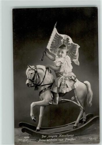 Prinz Wilhelm auf einem Schaukelpferd mit Fahne - Der jüngste Kavallerist, Nr. 1800 Liersch