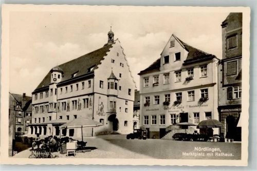 Nördlingen Marktszene Rathaus Auto marktplatz