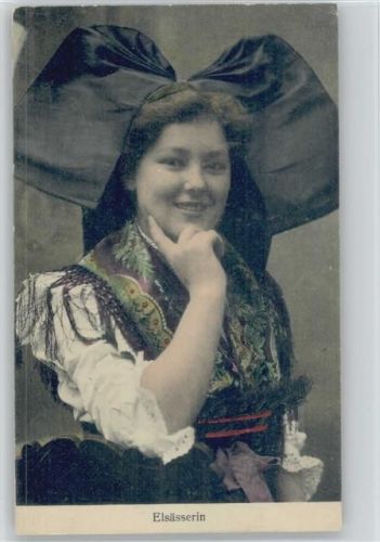 1916 Hübsche Frau mit Tracht