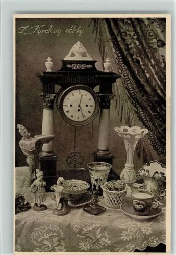 Stilleben - Tischstanduhr in Jugendstil oder Empire Stil, Prozellan Figuren, Tassen und Vase