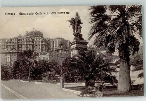 Genova Monumento Galliera e Hotel Miramare