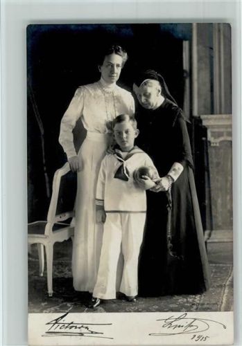 1915 Victoria mit Enkelkind AK