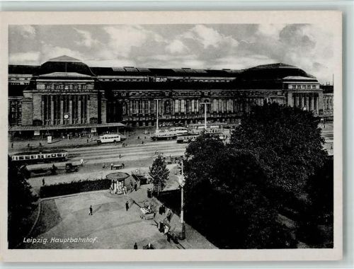 Leipzig Hauptbahnhof , Straßenbahn, Omnibus , Kiosk ca 1935 AK