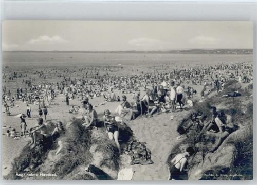 1932 Foto AK viele Menschen beim Baden und sonnen - Strandleben