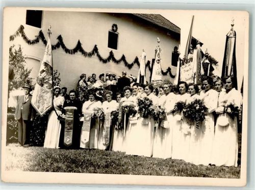 Neumarkt-Sankt Veit Therese Strasser Religion Blumen