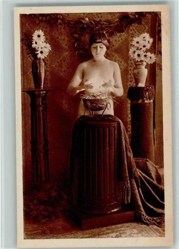 1918 Priesterinnen der Venus - Duftgefäss AK