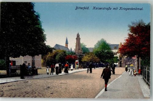 Bitterfeld Kaiserstraße mit Kriegerdenkmal Litfaßsäule