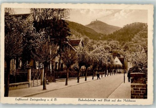 Zwingenberg Bahnhofstraße mit Blick auf den Melibocus