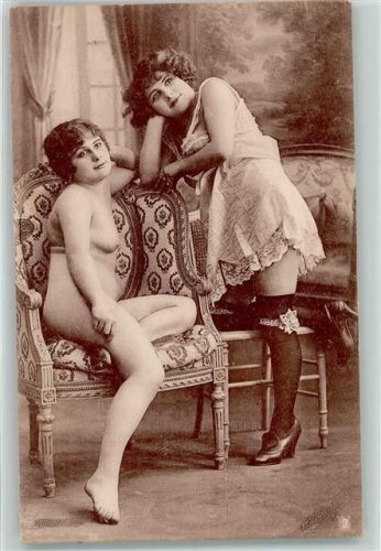 Nude und Frau mit Strumpfband in Unterwäsche Lagache Paris Serie 6