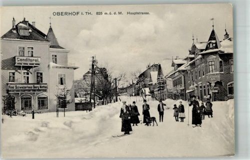 98559 O6055 Oberhof , Thüringen 1910 - Hauptstraße Skiläuferinnen Hotel-Konditorei Schweizerhaus Winter