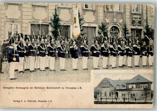 Neusalza-Spremberg Gruppenfoto Grenadier Kompagnie d. Schützen-Gesellschaft zu Neusalza Gasthaus Schützenhaus Foto AK