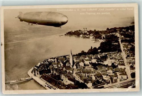 Friedrichshafen 1935 LZ 127 über der Stadt Fliegeraufnahme Strähle