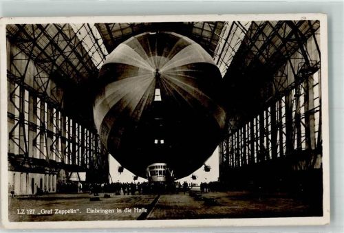 LZ 127 Einbringen in die Halle Zeppelin 1932 Foto AK