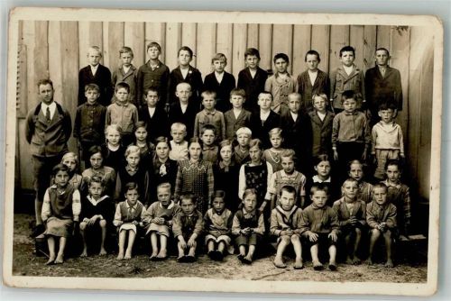 Wiesbach Klassenphoto der 2. Klasse der Volksschule Wiesbach ca. 1947