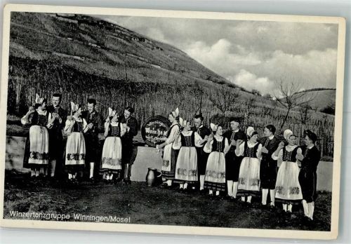 Winningen Winzer-Tanzgruppe Tracht
