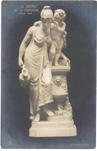 um 1910 Frau mit Kind holt Wasser,Gebr. Michell