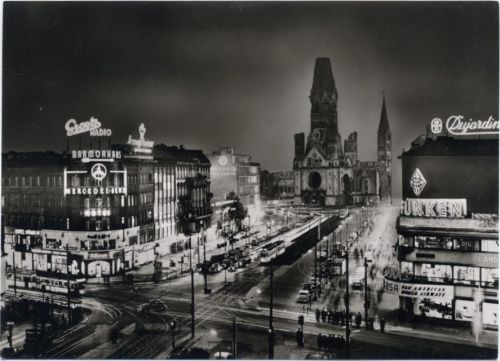 um 1950/60 Berlin, Kaiser-Wilhelm-Gedächtniskirche, Nachtaufnahme (night shot),Vereinigung der Freunde der Kaiser Wilhelm Gedächn AKU2