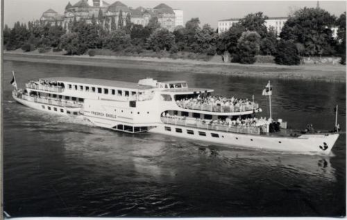 1982 Dresden, Personenschiff MS Friedrich Engels, Ausflugsdampfer,Foto-Hanich AKU2