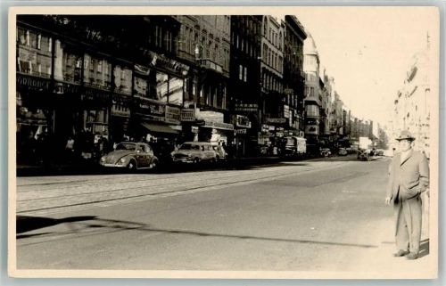 1070 Wien 7. Bezirk, Neubau Privatfoto AK Mariahilfer Straße nähe der Neubaugasse VW Käfer Oldtimer Omnibus Ort handschriftlich