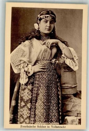 1917 Volks- Tracht Frau