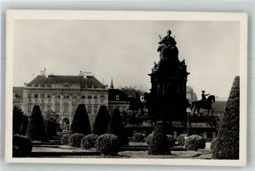 Wien Denkmal Mari Theresia von Zumbusch Messepalast