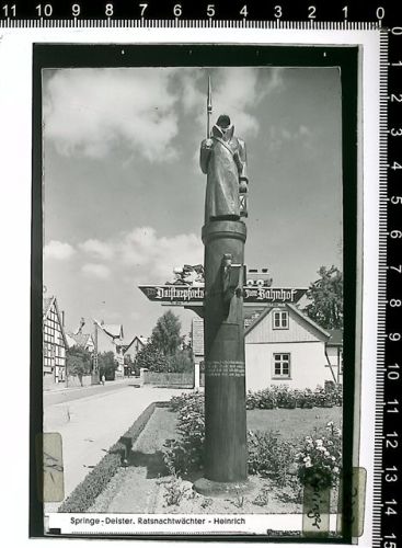 Springe Kleber auf Schutzfolie