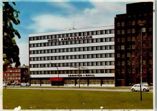 Hamburg Hotel Ambassador, Restaurant Lobster Grill, VW-Käfer