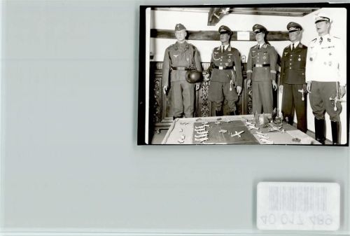 Oberreute Museumsstüble Innenaufnahme Uniformen