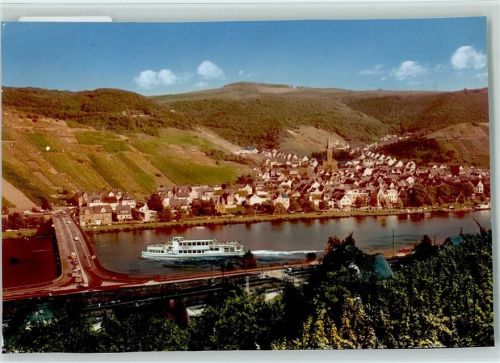 Treis-Karden Brücke Schiff