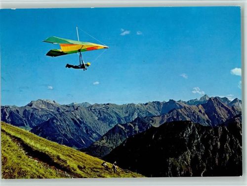 Drachenflieger in den Alpen