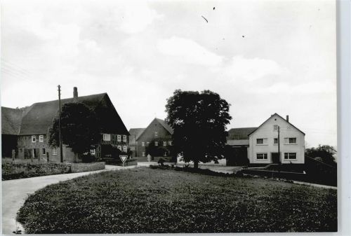 Hampenhausen Wiese Baum Haus