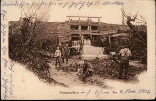 Morgentoilette im Feld,Unterstände