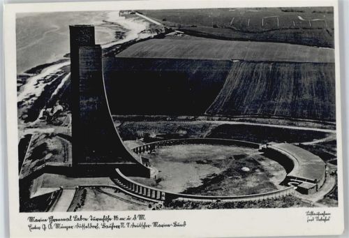 Laboe Fliegeraufnahme, Ehrenmal
