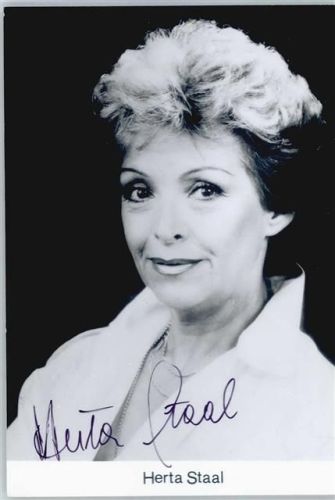 Herta Staal , signiert AKU2