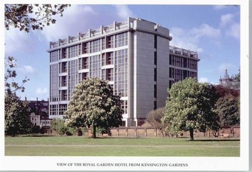 London Royal Garden Hotel AKU2
