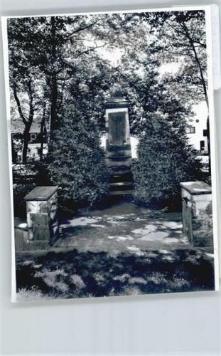Bierden Foto mit Negativ, Ehrenmal
